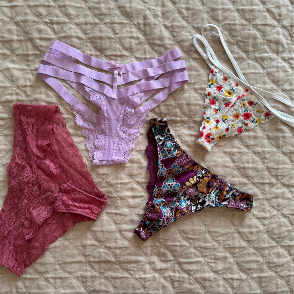 Floral and Lace Women's Intimates Set